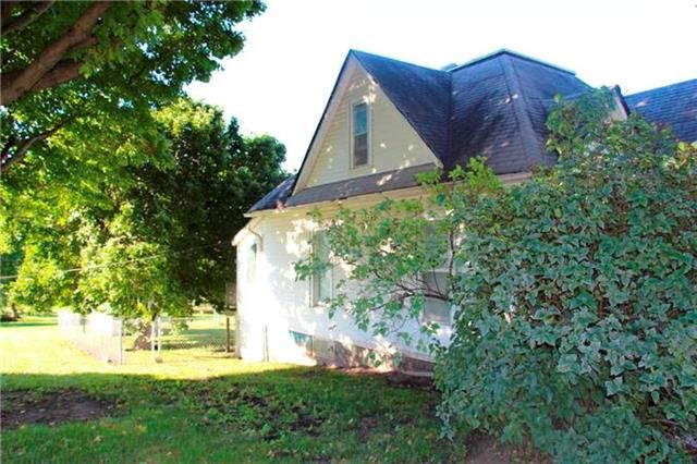 805 Maple St, Tarkio, MO 64491