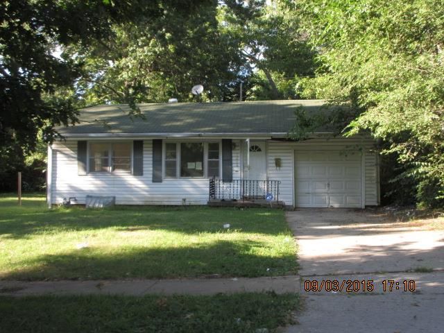 1216 E 79th St, Kansas City, MO 64131