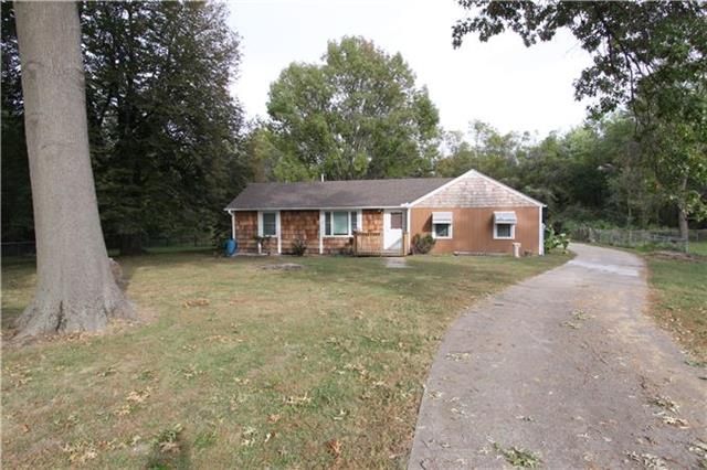 4901 Phelps Rd, Kansas City, MO 64136
