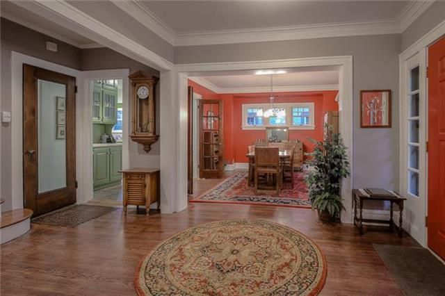 7 E Winthrope Rd, Kansas City, MO 64113