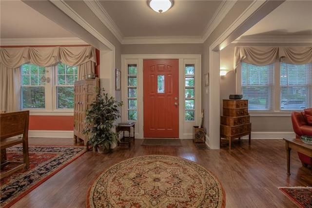 7 E Winthrope Rd, Kansas City, MO 64113