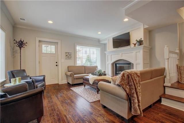 4617 Bell St, Kansas City, MO 64112