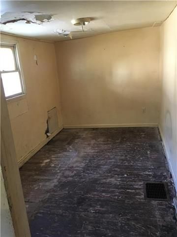 7004 E 17th St, Kansas City, MO 64126