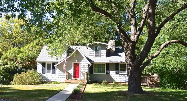 212 NE Circle Dr, Kansas City, MO 64116