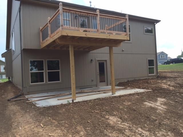 1800 Archer Dr, Raymore, MO 64083