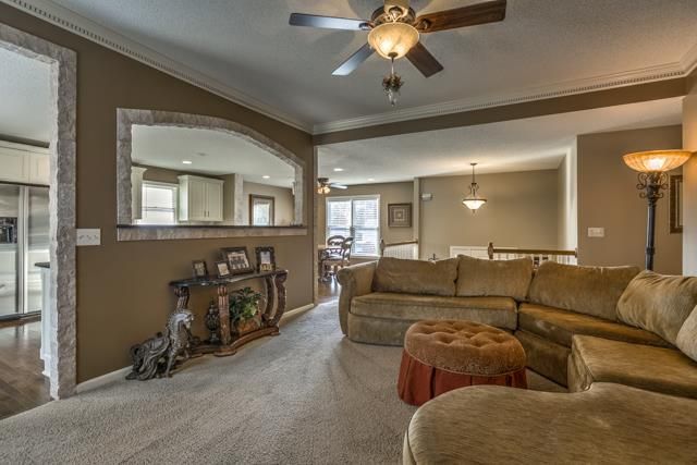 7304 NE 70th St, Kansas City, MO 64119