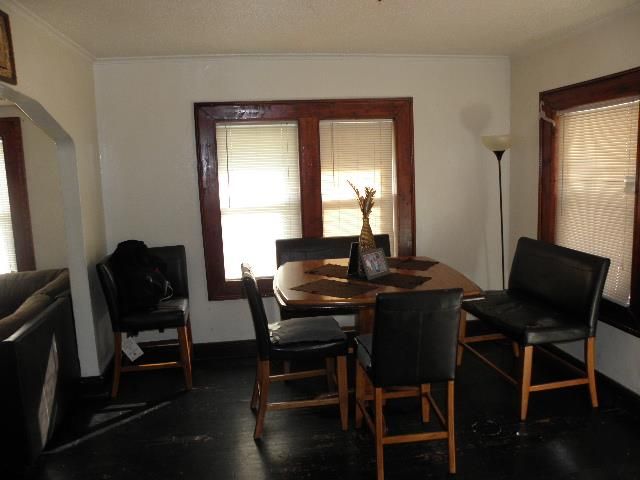 2418 E 67th Ter, Kansas City, MO 64132