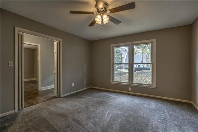 709 NW 40 Ter, Kansas City, MO 64116