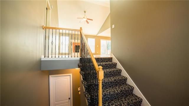 5013 NW Flintridge Dr, Riverside, MO 64150