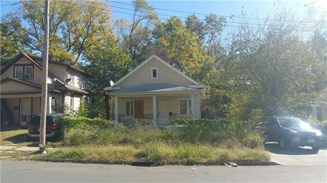 2475 Chelsea Ave, Kansas City, MO 64127