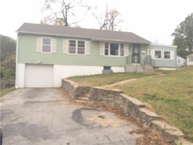 8601 E 77th St, Kansas City, MO 64138