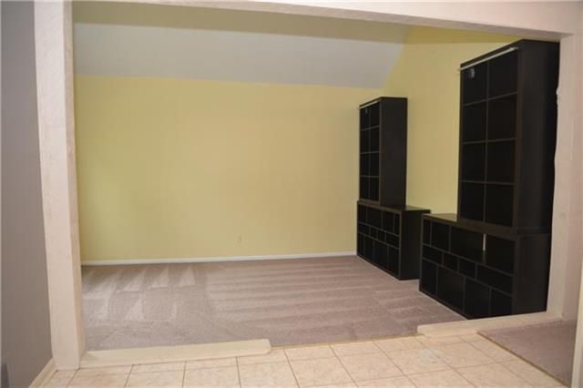 9801 W 103rd Ter, Overland Park, KS 66212