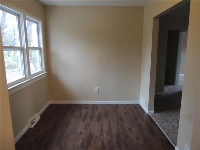 3118 E 53rd St, Kansas City, MO 64130