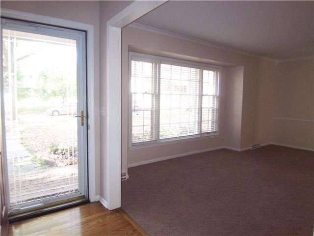 11237 Walnut St, Kansas City, MO 64114