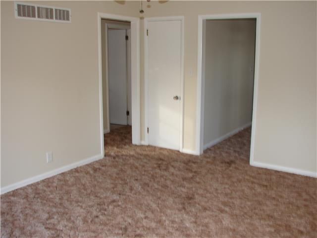 2905 Seneca St, St Joseph, MO 64507