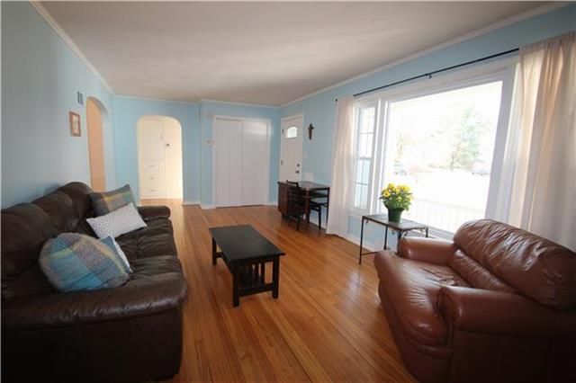7651 Main St, Kansas City, MO 64114
