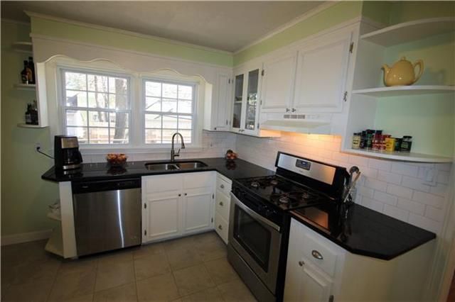 7651 Main St, Kansas City, MO 64114