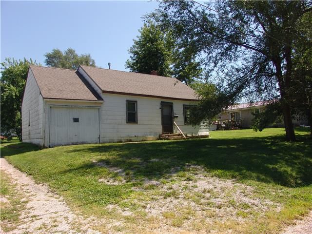 207 S Water St, Gallatin, MO 64640