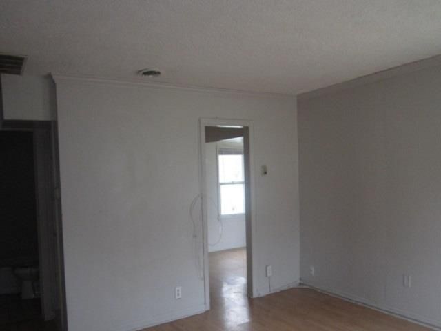 3810 E 53rd Ter, Kansas City, MO 64130