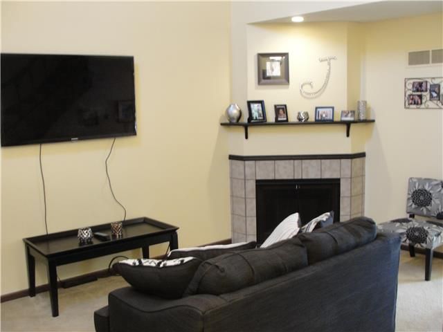 10217 W 86th Ter, Overland Park, KS 66212