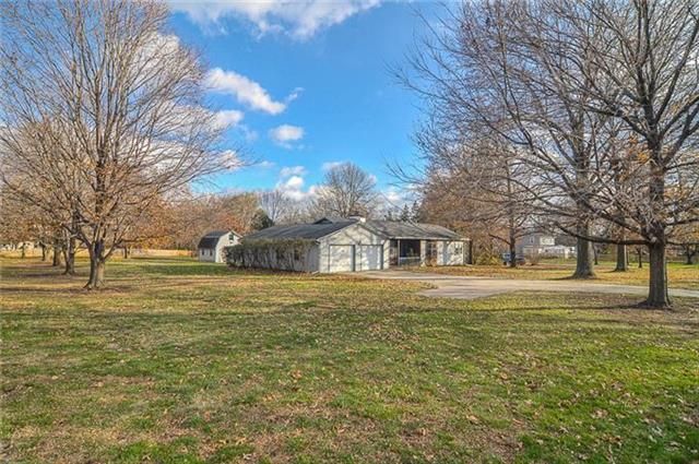 7601 Lees Summit Rd, Kansas City, MO 64139