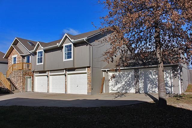 14906 E 49th Ter, Kansas City, MO 64136