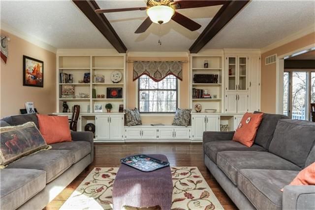 4600 NW Pawnee Dr, Riverside, MO 64150