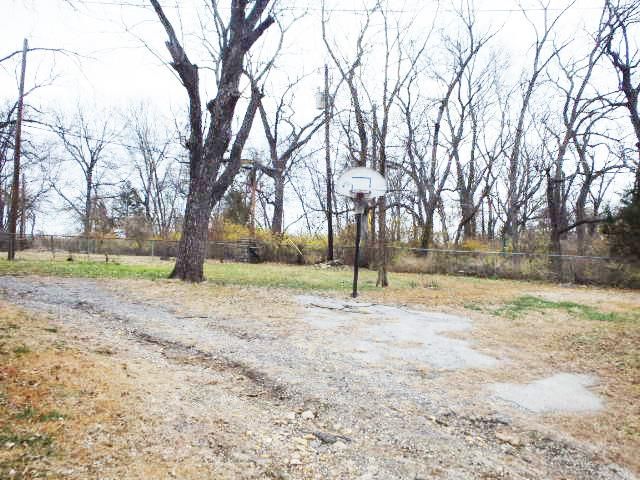7715 Brooklyn Ave, Kansas City, MO 64132