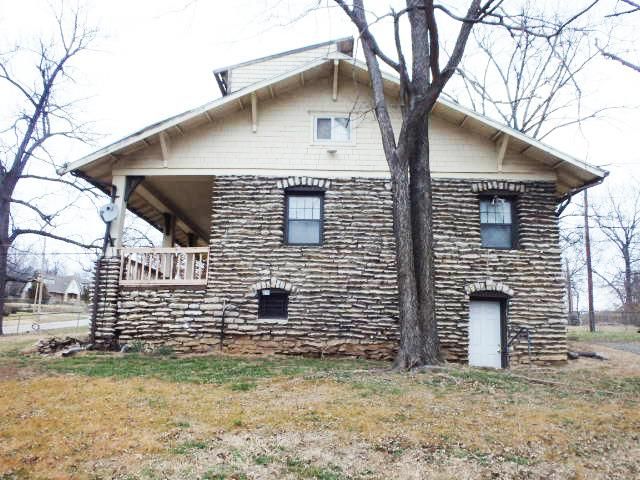 7715 Brooklyn Ave, Kansas City, MO 64132