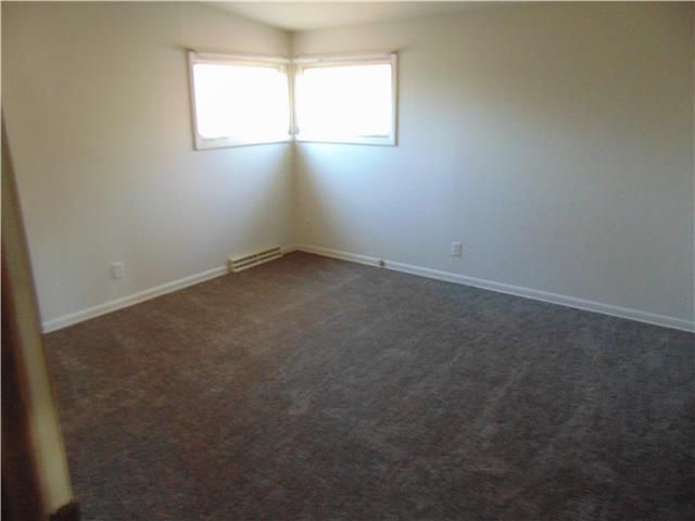 1606 Edgewood St, Lexington, MO 64067