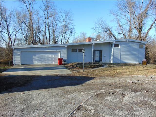 1606 Edgewood St, Lexington, MO 64067