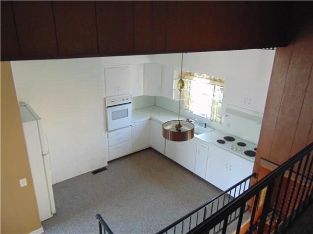 1606 Edgewood St, Lexington, MO 64067