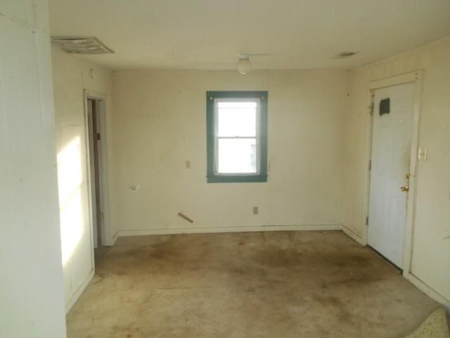 10 N 2nd St, Cleveland, MO 64734