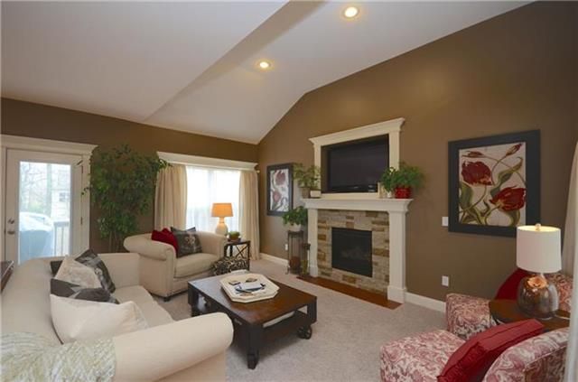 9458 Adrian Pl, Kansas City, MO 64154