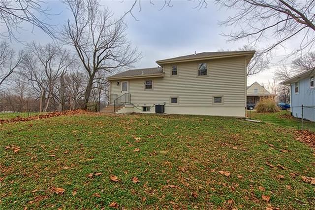 4632 NE Kelsey Rd, Kansas City, MO 64116