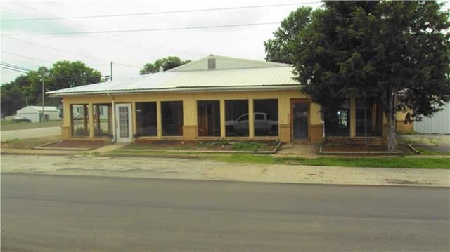 230 S Hudson St, Buckner, MO 64016