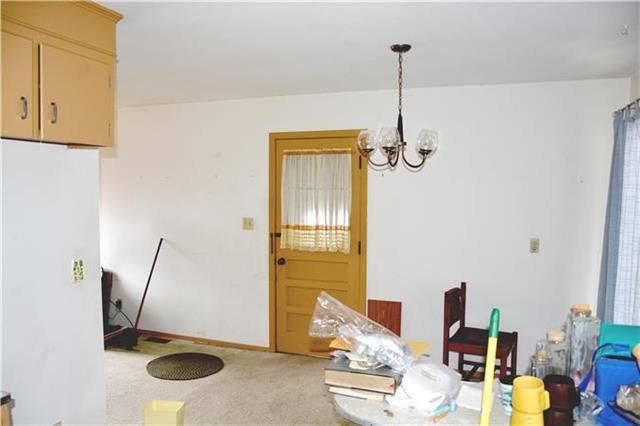 1109 Atherton Rd, Independence, MO 64056
