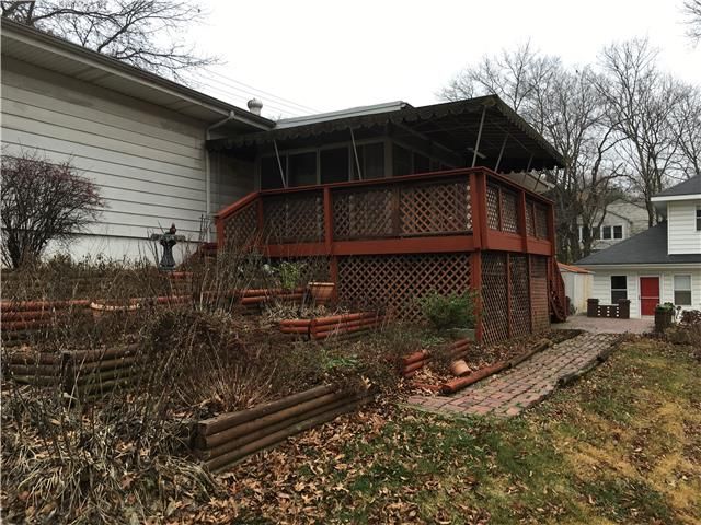9702 Johnson Dr, Merriam, KS 66203