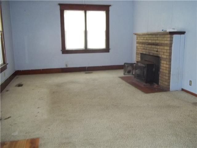 216 W 6th Ave, Garnett, KS 66032