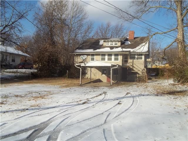 216 W 6th Ave, Garnett, KS 66032