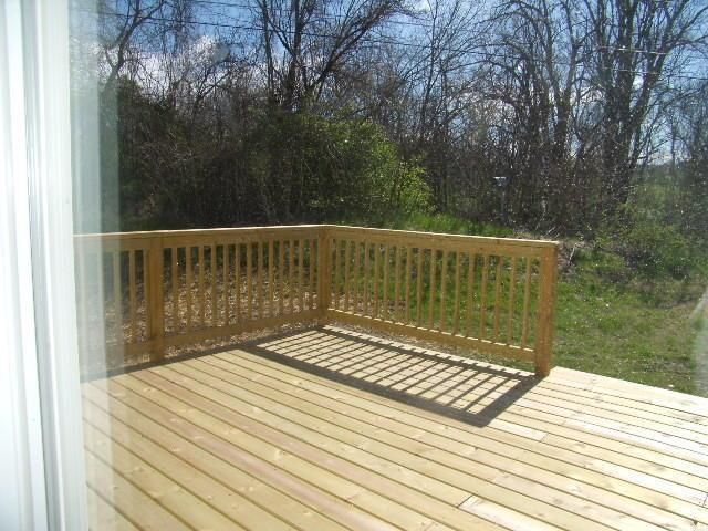 1613 Brookside Dr, St Joseph, MO 64506