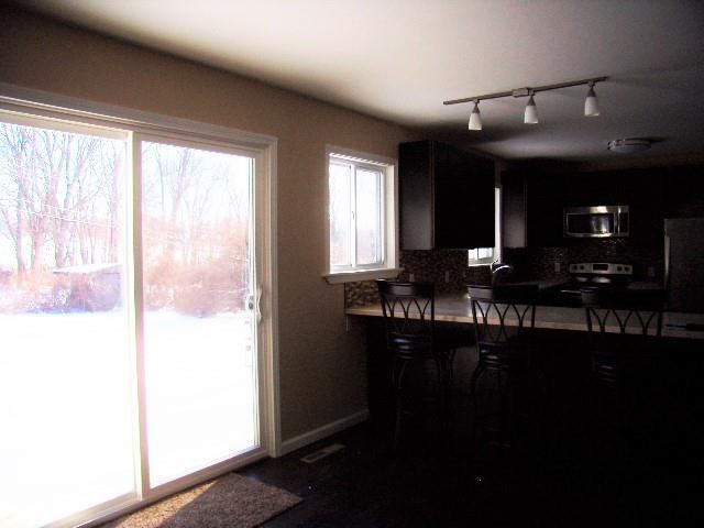 1613 Brookside Dr, St Joseph, MO 64506