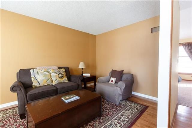 13294 W 113th St, Overland Park, KS 66210