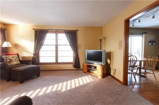 13294 W 113th St, Overland Park, KS 66210