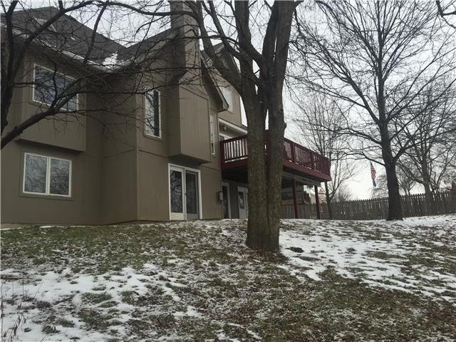 8121 NW Delta Dr, Kansas City, MO 64151