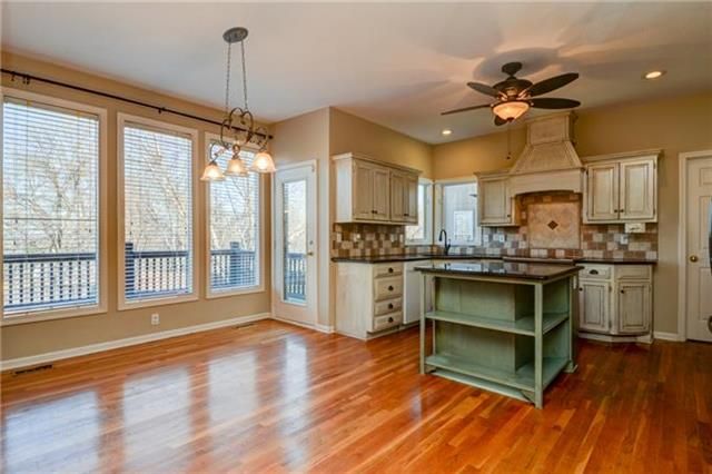 8020 W 144th St, Overland Park, KS 66223