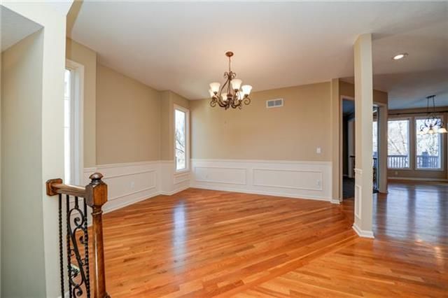 8020 W 144th St, Overland Park, KS 66223