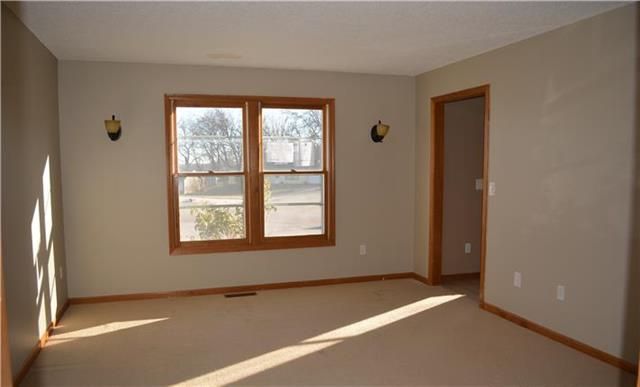 3912 Monterey Ct, Lawrence, KS 66049