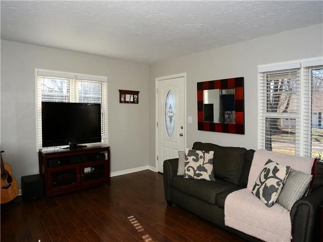6909 Beverly St, Overland Park, KS 66204