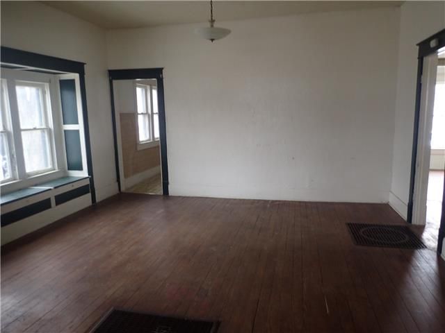709 E 5th St, Ottawa, KS 66067